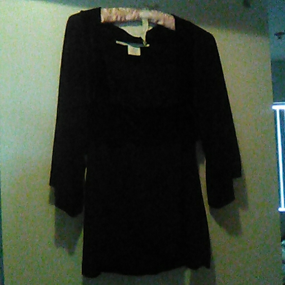 Black top, square neck, velour accents